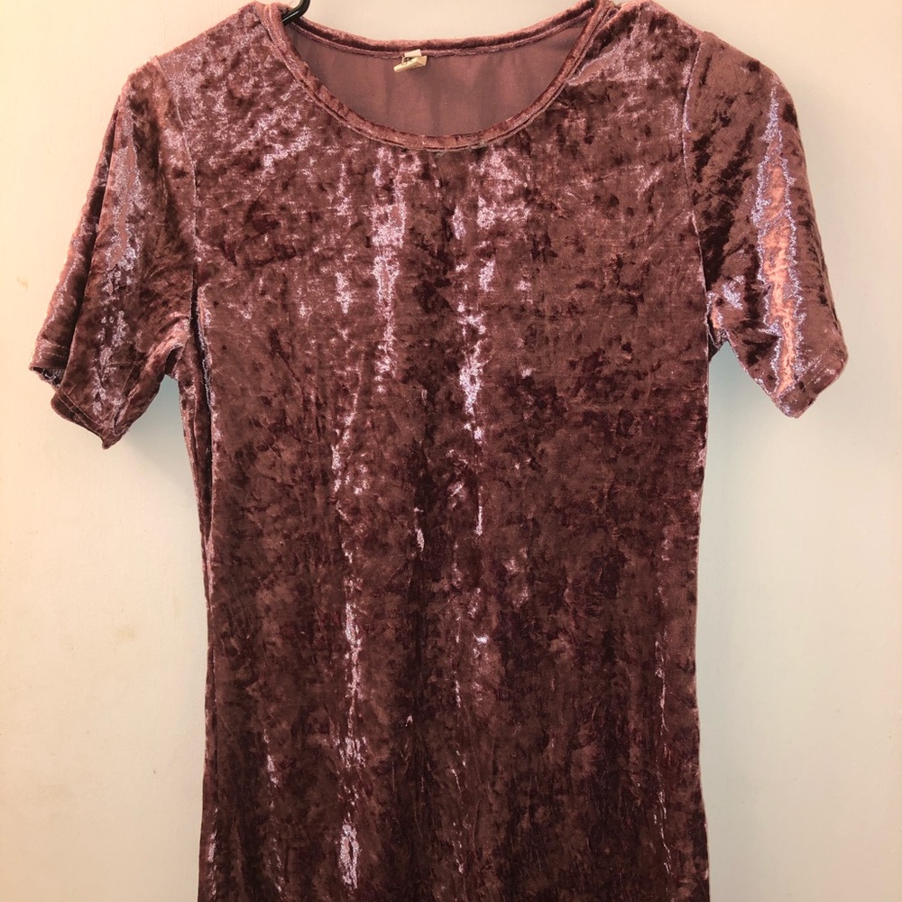 Pink crushed velvet short sleeve dress
